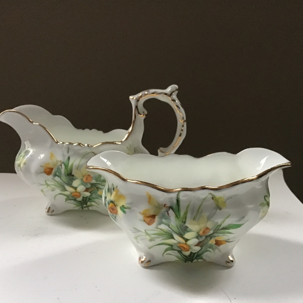 Daffodil  Creamer and Sugar Bowl